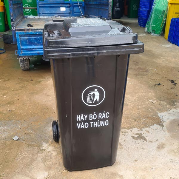 thung-rac-nhua-240l-loai-13kg-den